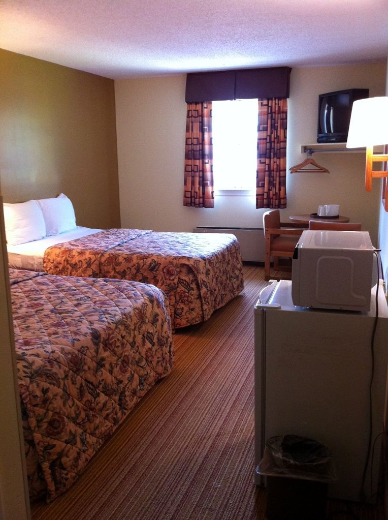 Cocoa Country Inn Хърши Стая снимка