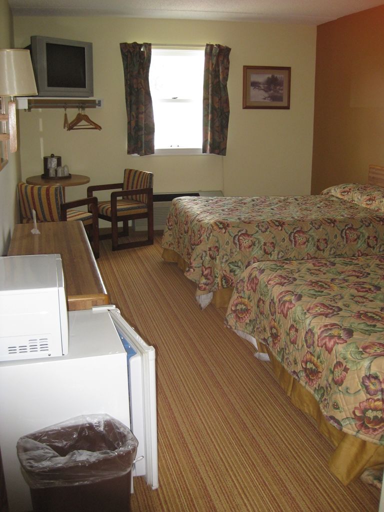 Cocoa Country Inn Хърши Стая снимка